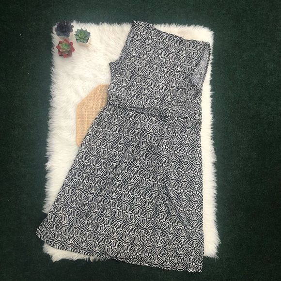 Motherhood Printed Sleeveless Wrap Maternity Dress - Picture 9 of 16